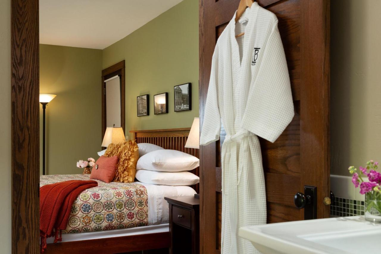 The Buckingham Inn 매디슨 외부 사진