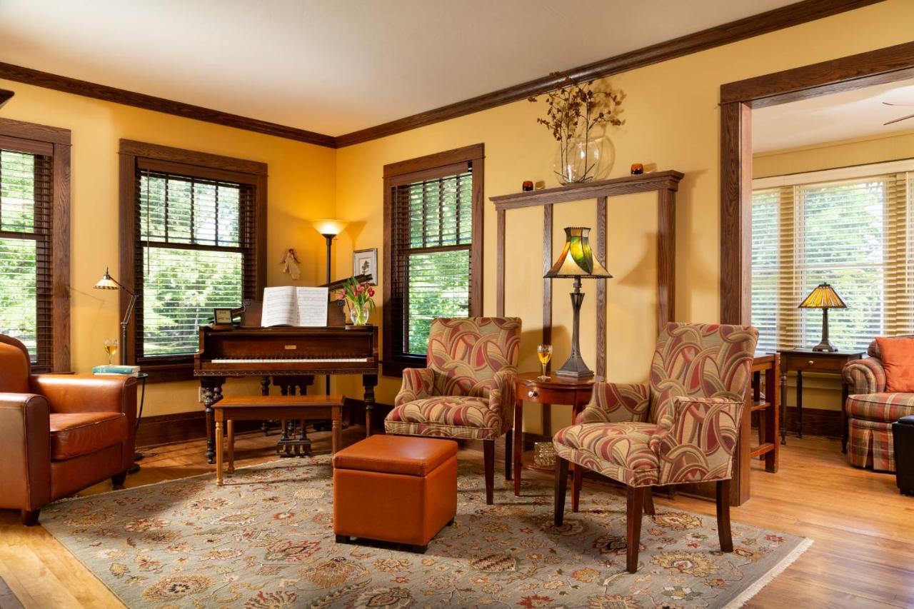The Buckingham Inn 매디슨 외부 사진
